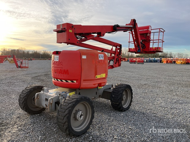 2012 Genie Z-45/25J 4WD Diesel Articulating Boom Lift - Articulated boom: picture 1 2012 Genie Z-45/25J 4WD Diesel Articulating Boom Lift - Articulated boom: picture 1