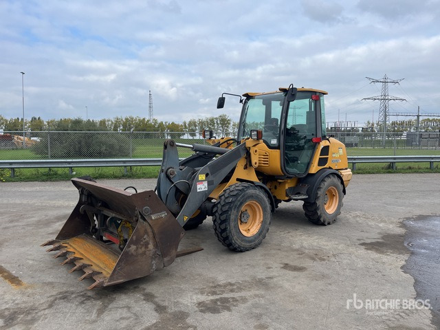 2013 Volvo L25F-Z Telescopic Boom Lift - Wheel loader: picture 2 2013 Volvo L25F-Z Telescopic Boom Lift - Wheel loader: picture 2