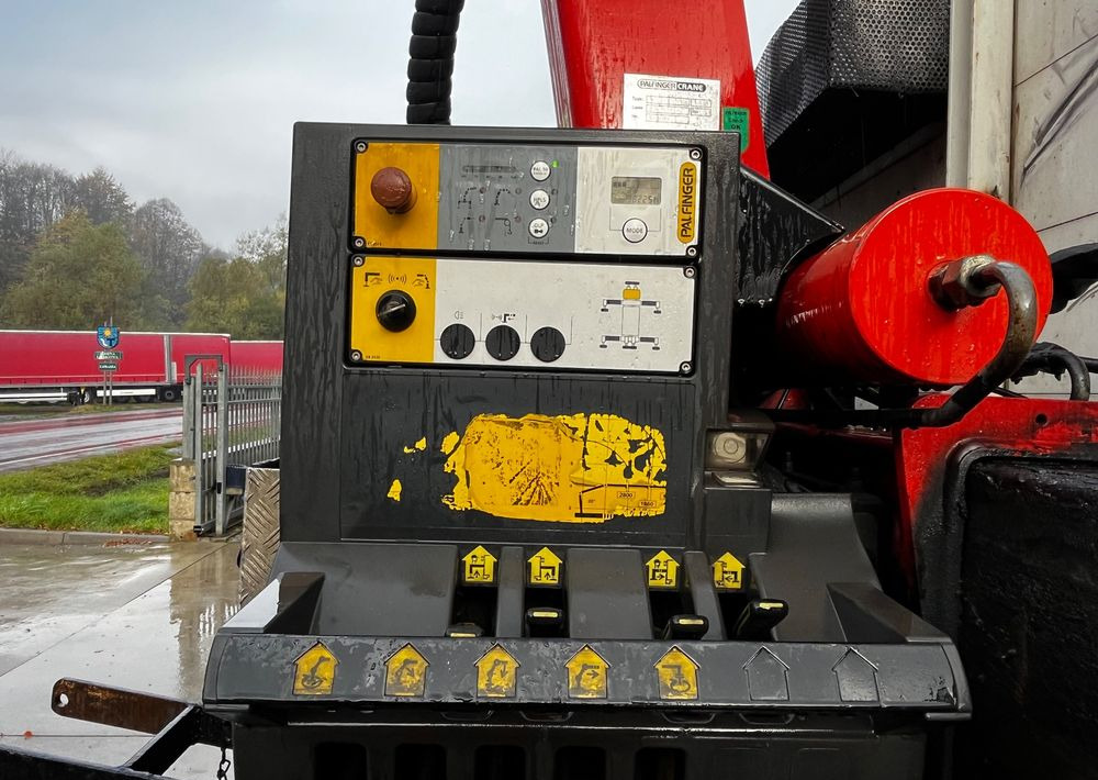 Dropside/ Flatbed truck, Crane truck MAN TGX 26.440 // 2009 // Palfinger PK 12001EH Radio // Oś skrętna i podnoszona //: picture 13 Dropside/ Flatbed truck, Crane truck MAN TGX 26.440 // 2009 // Palfinger PK 12001EH Radio // Oś skrętna i podnoszona //: picture 13