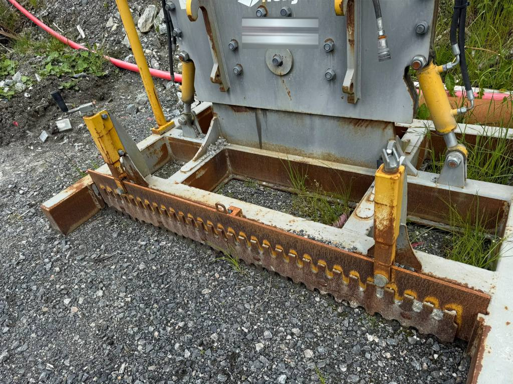 Norje Justeringsbalk - Attachment for Construction machinery: picture 2 Norje Justeringsbalk - Attachment for Construction machinery: picture 2
