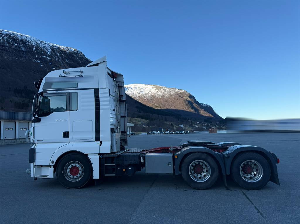 Tractor unit MAN TGX 26.640 6x4: picture 8