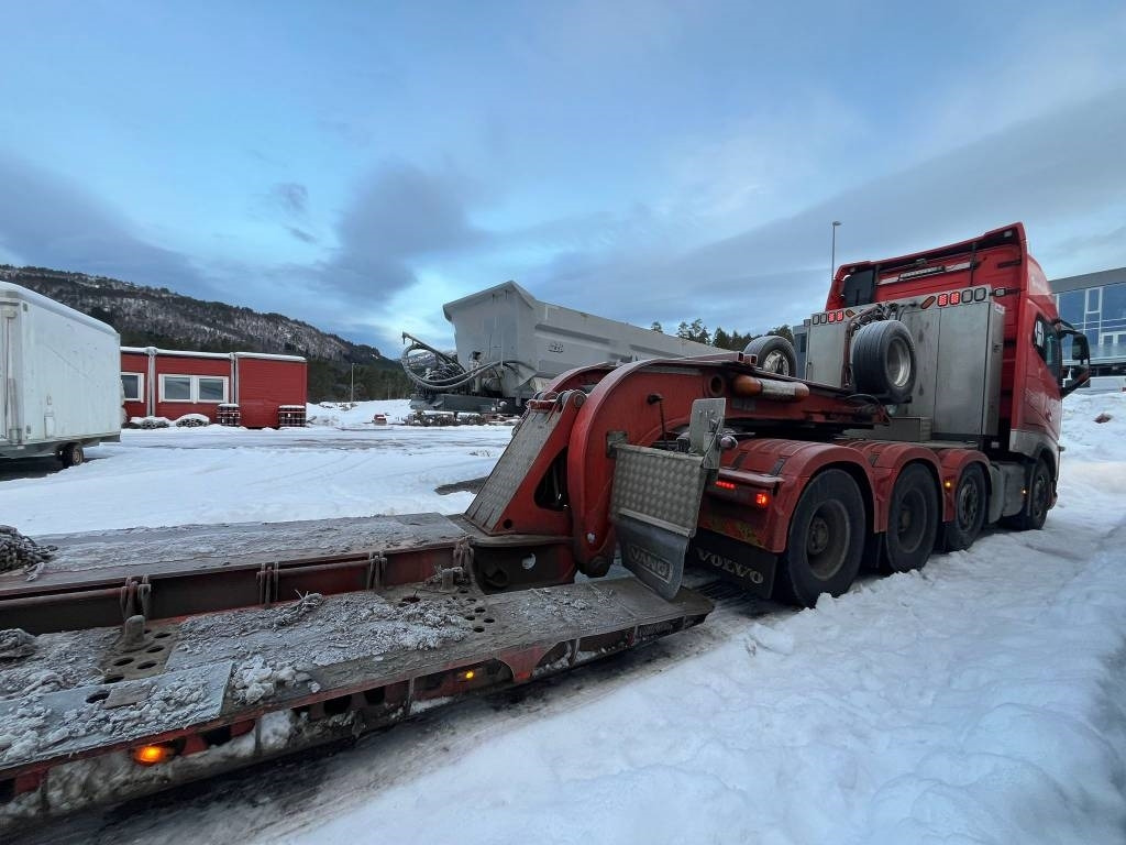 Vang ATHLS 3+1 Volvo FH16 750 Heavy Haul 8x2 - Low loader semi-trailer: picture 2 Vang ATHLS 3+1 Volvo FH16 750 Heavy Haul 8x2 - Low loader semi-trailer: picture 2