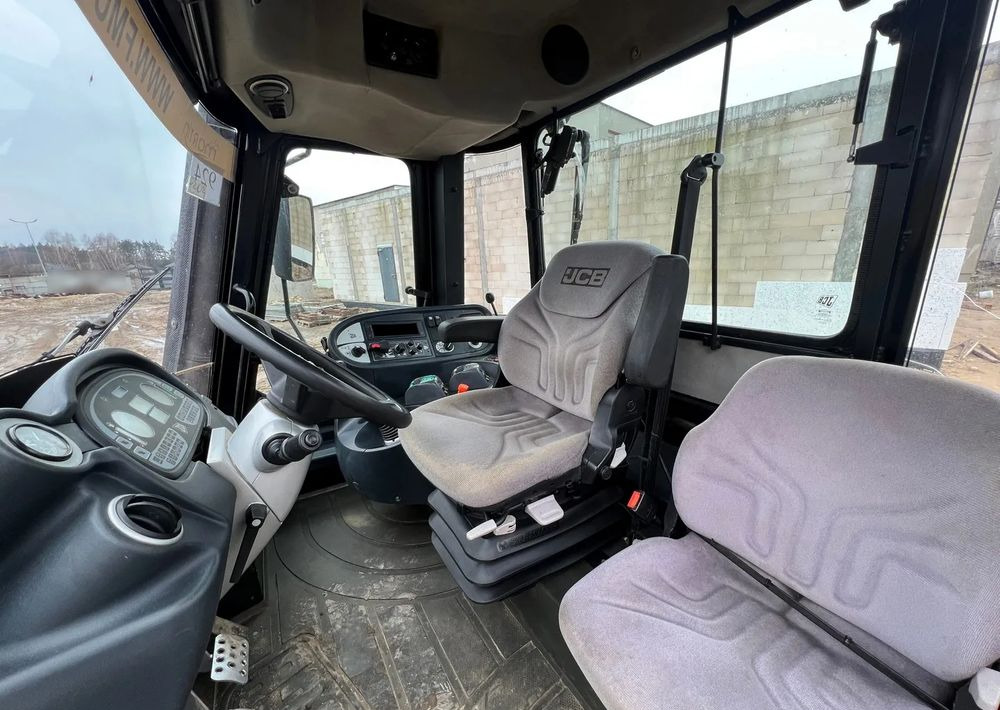 JCB Fastrac 3190 - Farm tractor: picture 2 JCB Fastrac 3190 - Farm tractor: picture 2