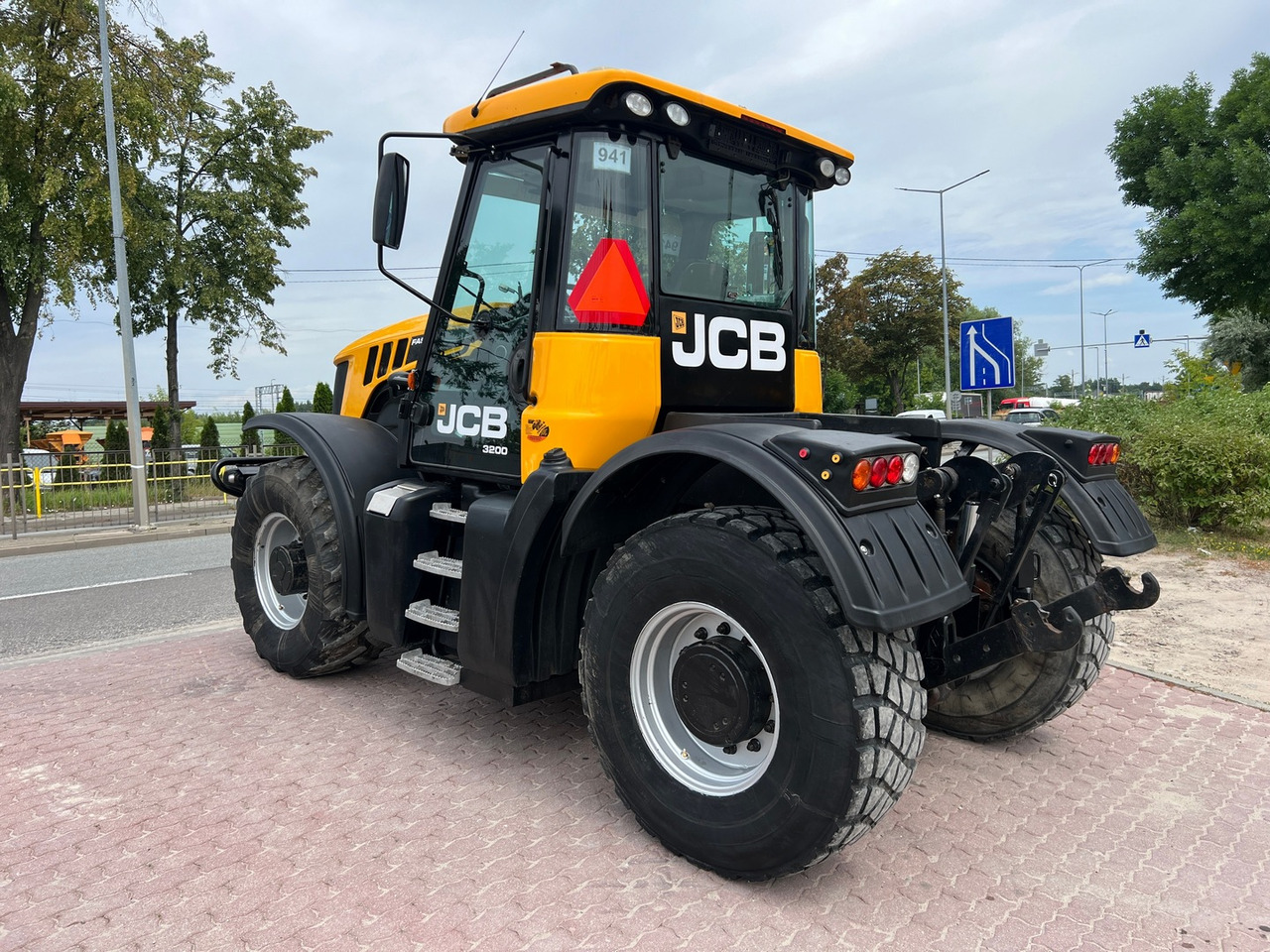 JCB Fastrac 3200 Sisu Xtra - Farm tractor: picture 3 JCB Fastrac 3200 Sisu Xtra - Farm tractor: picture 3