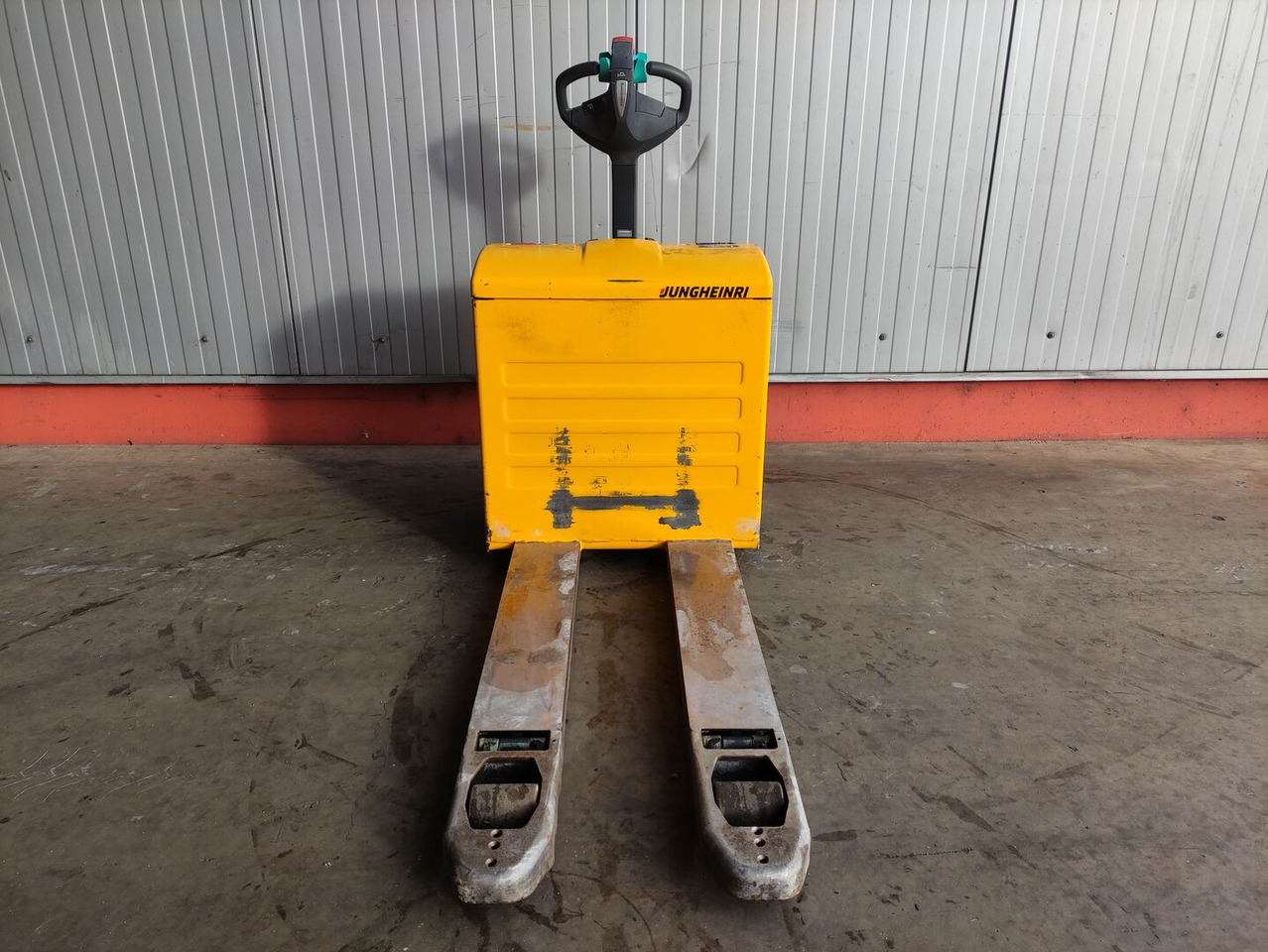 Jungheinrich EJE 120 - Pallet truck: picture 3 Jungheinrich EJE 120 - Pallet truck: picture 3