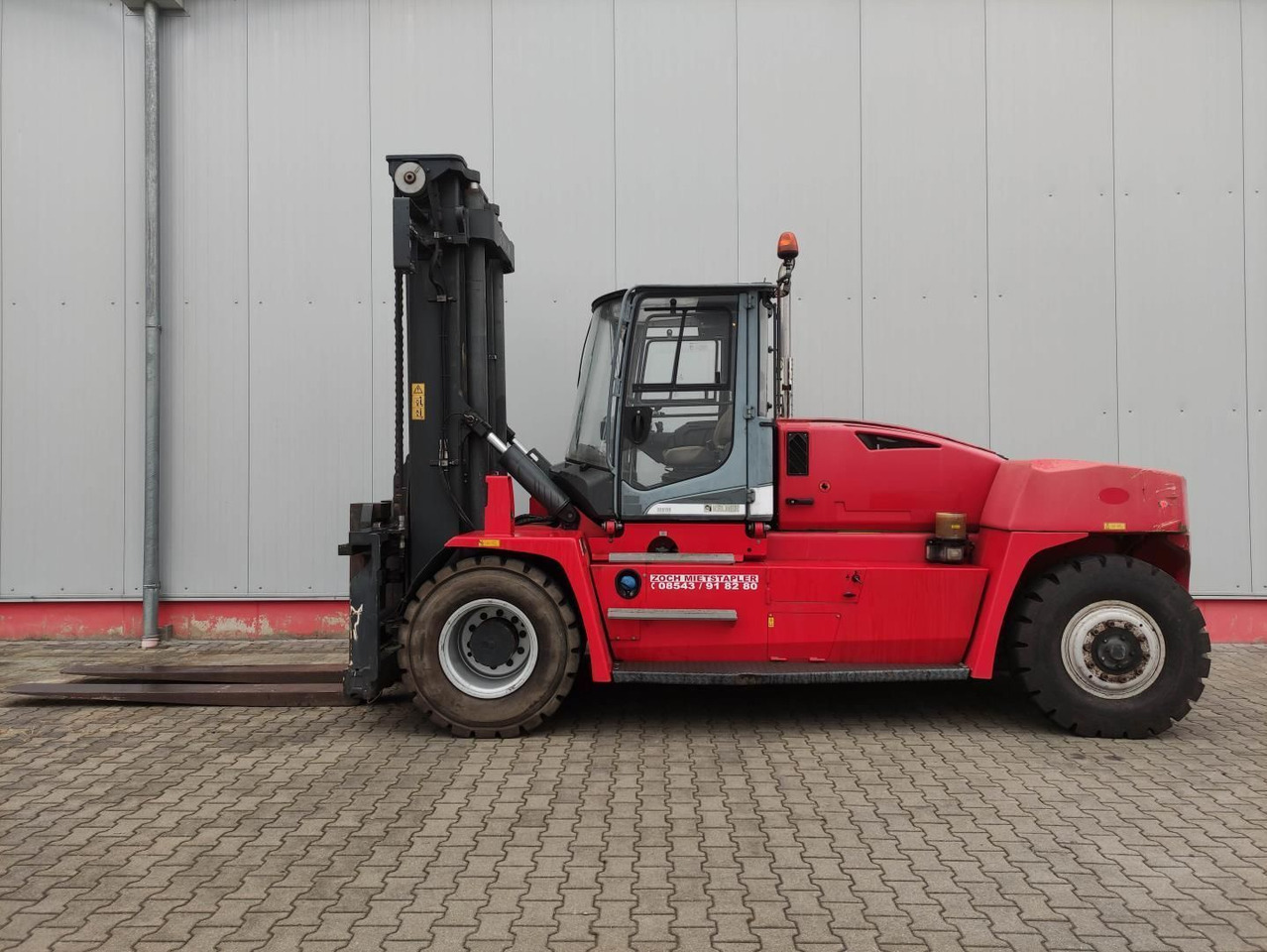 Kalmar DCG160-12 - Container handler: picture 1 Kalmar DCG160-12 - Container handler: picture 1