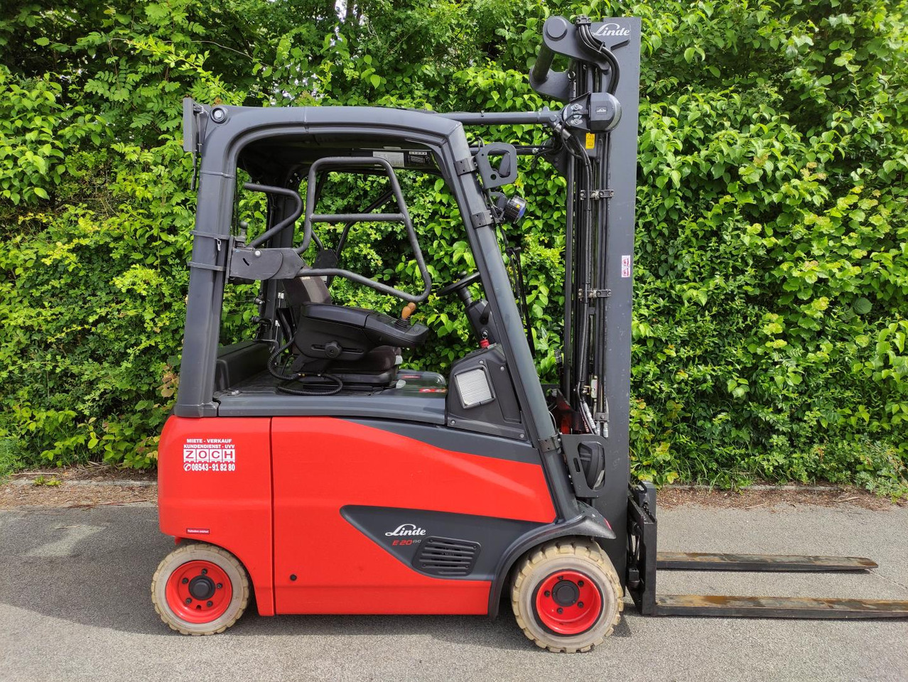 Linde E20PH-02-386-EVO - Electric forklift: picture 2 Linde E20PH-02-386-EVO - Electric forklift: picture 2