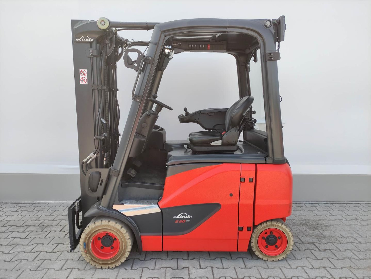 Linde E20PH-02-EVO-386 - Electric forklift: picture 1 Linde E20PH-02-EVO-386 - Electric forklift: picture 1