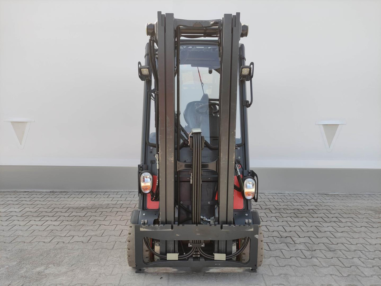 Linde E20PH-02-EVO-386 - Electric forklift: picture 3 Linde E20PH-02-EVO-386 - Electric forklift: picture 3
