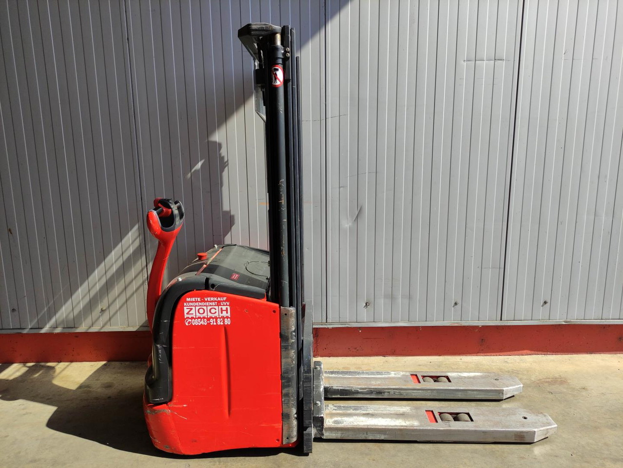Linde L14-372 - Stacker: picture 2 Linde L14-372 - Stacker: picture 2