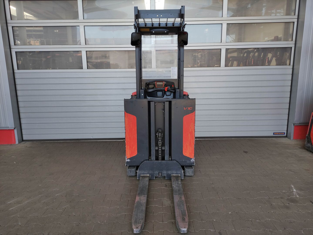 Linde V10-02 - Order picker: picture 4 Linde V10-02 - Order picker: picture 4