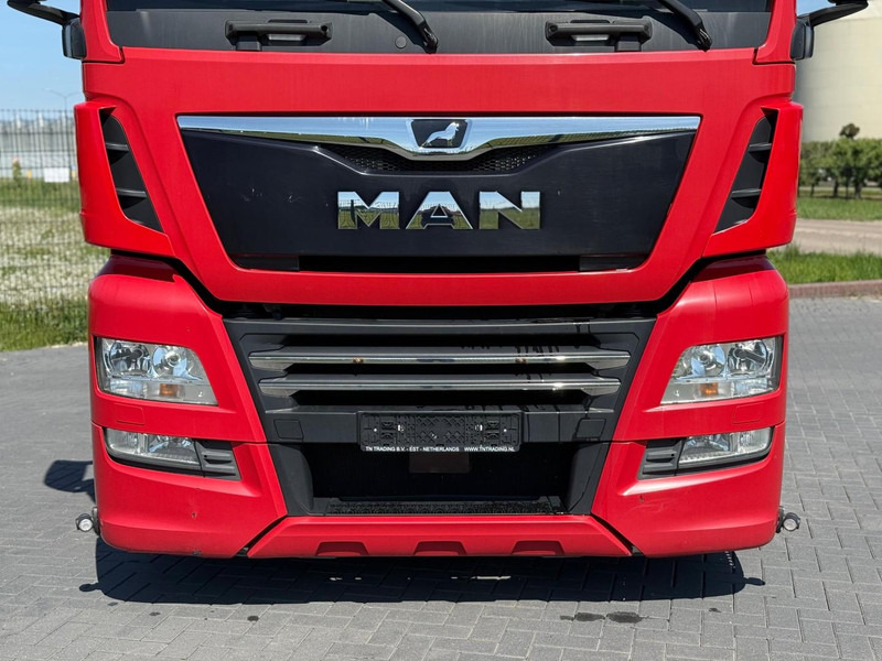 MAN 18.500 FULL AIR, ALCOA, TV, INVERTER, MICROWAVE, TOP. - Tractor unit: picture 5 MAN 18.500 FULL AIR, ALCOA, TV, INVERTER, MICROWAVE, TOP. - Tractor unit: picture 5