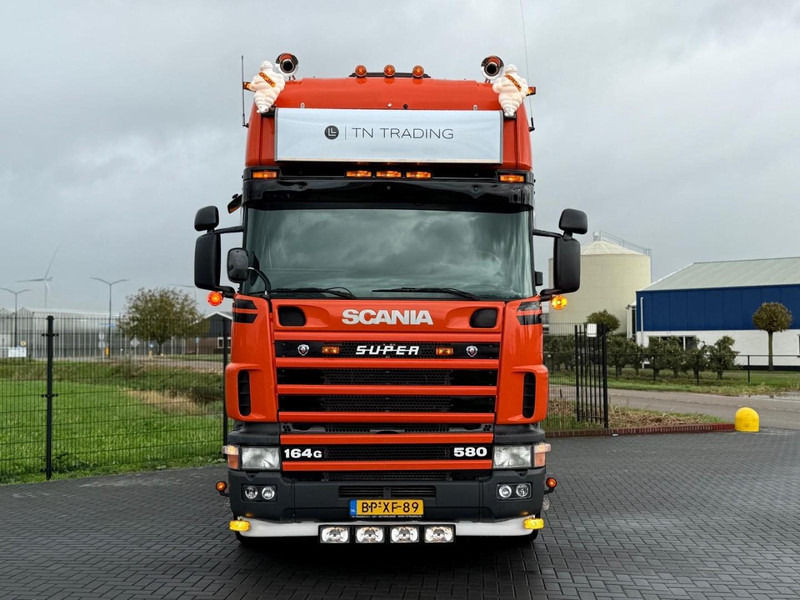 Scania R 164 GA 6X2/4 NA 580 SHOW TRUCK, GESTUURDE VOORLOPER, COMPLEET, TOP. - Tractor unit: picture 3 Scania R 164 GA 6X2/4 NA 580 SHOW TRUCK, GESTUURDE VOORLOPER, COMPLEET, TOP. - Tractor unit: picture 3