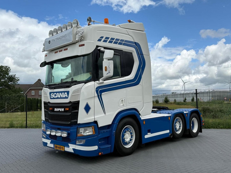 Scania R450 SHOW TRUCK, INTERIOR, STEERING, RETARDER, 570.000 KM. - Tractor unit: picture 3 Scania R450 SHOW TRUCK, INTERIOR, STEERING, RETARDER, 570.000 KM. - Tractor unit: picture 3