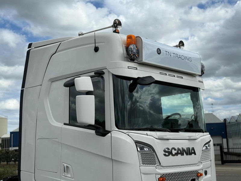 Scania R580 V8 NGS 3.15WB, RETARDER, VOLLUCHT, LEER, LED, KING OF THE ROAD. - Tractor unit: picture 2 Scania R580 V8 NGS 3.15WB, RETARDER, VOLLUCHT, LEER, LED, KING OF THE ROAD. - Tractor unit: picture 2