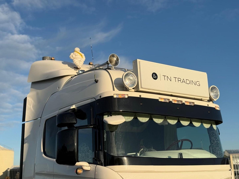 Scania R580 VOLLE SHOWTRUCK, VOLLUCHT, OPEN UITLAAT, INTERIEUR. - Tractor unit: picture 5 Scania R580 VOLLE SHOWTRUCK, VOLLUCHT, OPEN UITLAAT, INTERIEUR. - Tractor unit: picture 5