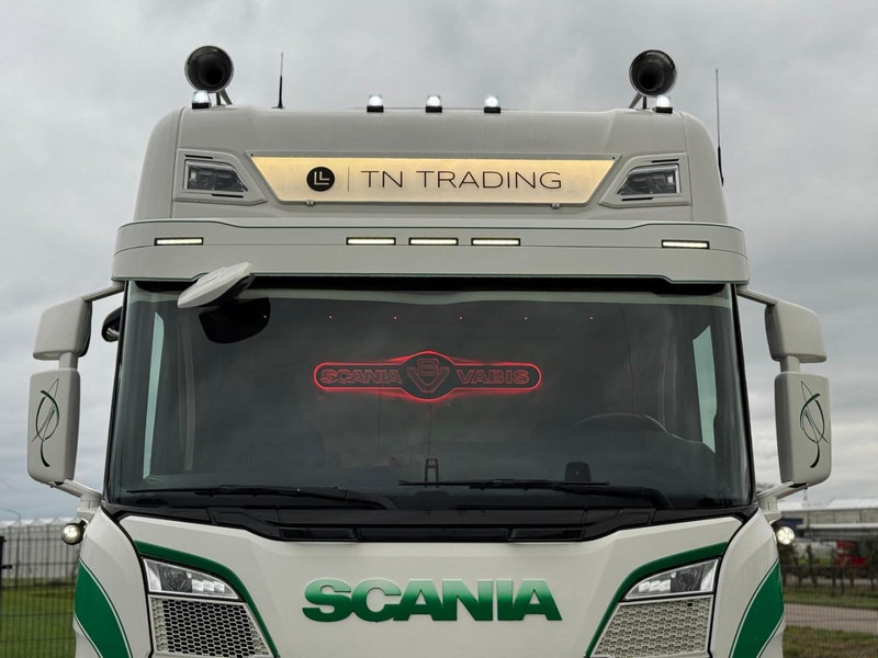 Scania R660 FULL AIR, LEATHER, ALCOA, SHOW INTERIOR, TOP. - Tractor unit: picture 4 Scania R660 FULL AIR, LEATHER, ALCOA, SHOW INTERIOR, TOP. - Tractor unit: picture 4