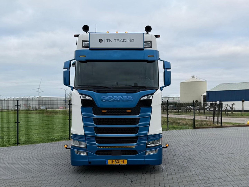 Scania S660 BOOGIE, VOLLUCHT, RETARDER, LEREN STOELEN, VOL. - Tractor unit: picture 2 Scania S660 BOOGIE, VOLLUCHT, RETARDER, LEREN STOELEN, VOL. - Tractor unit: picture 2