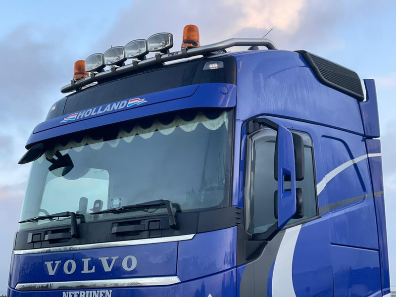 Container transporter/ Swap body truck Volvo FH 460 NL TRUCK, ALCOA WHEELS, 2X TANK, CONTAINER!: picture 8 Container transporter/ Swap body truck Volvo FH 460 NL TRUCK, ALCOA WHEELS, 2X TANK, CONTAINER!: picture 8