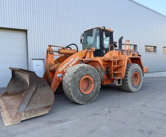 Daewoo M 400 V - Wheel loader: picture 1 Daewoo M 400 V - Wheel loader: picture 1