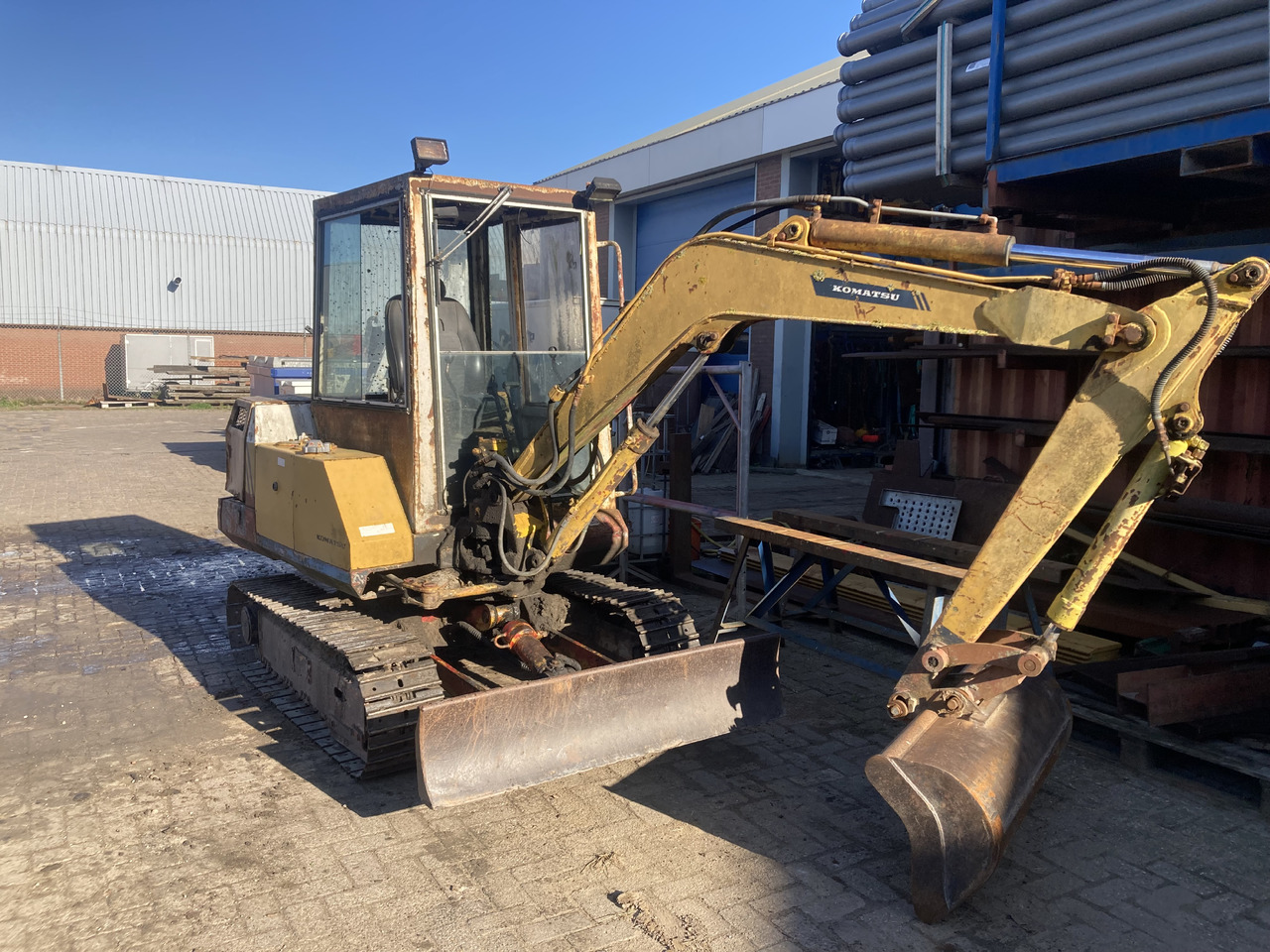 KOMATSU PC30-5 - Mini excavator: picture 1 KOMATSU PC30-5 - Mini excavator: picture 1
