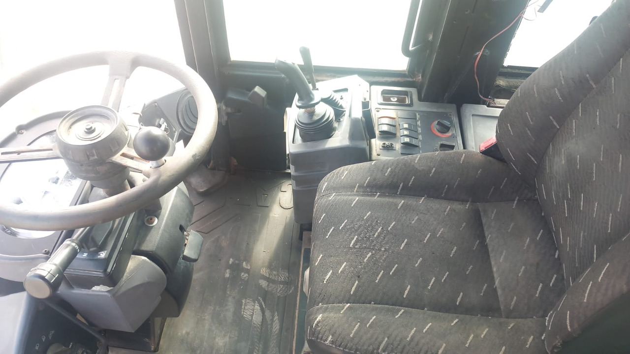 Wheel loader Caterpillar IT28G2: picture 6