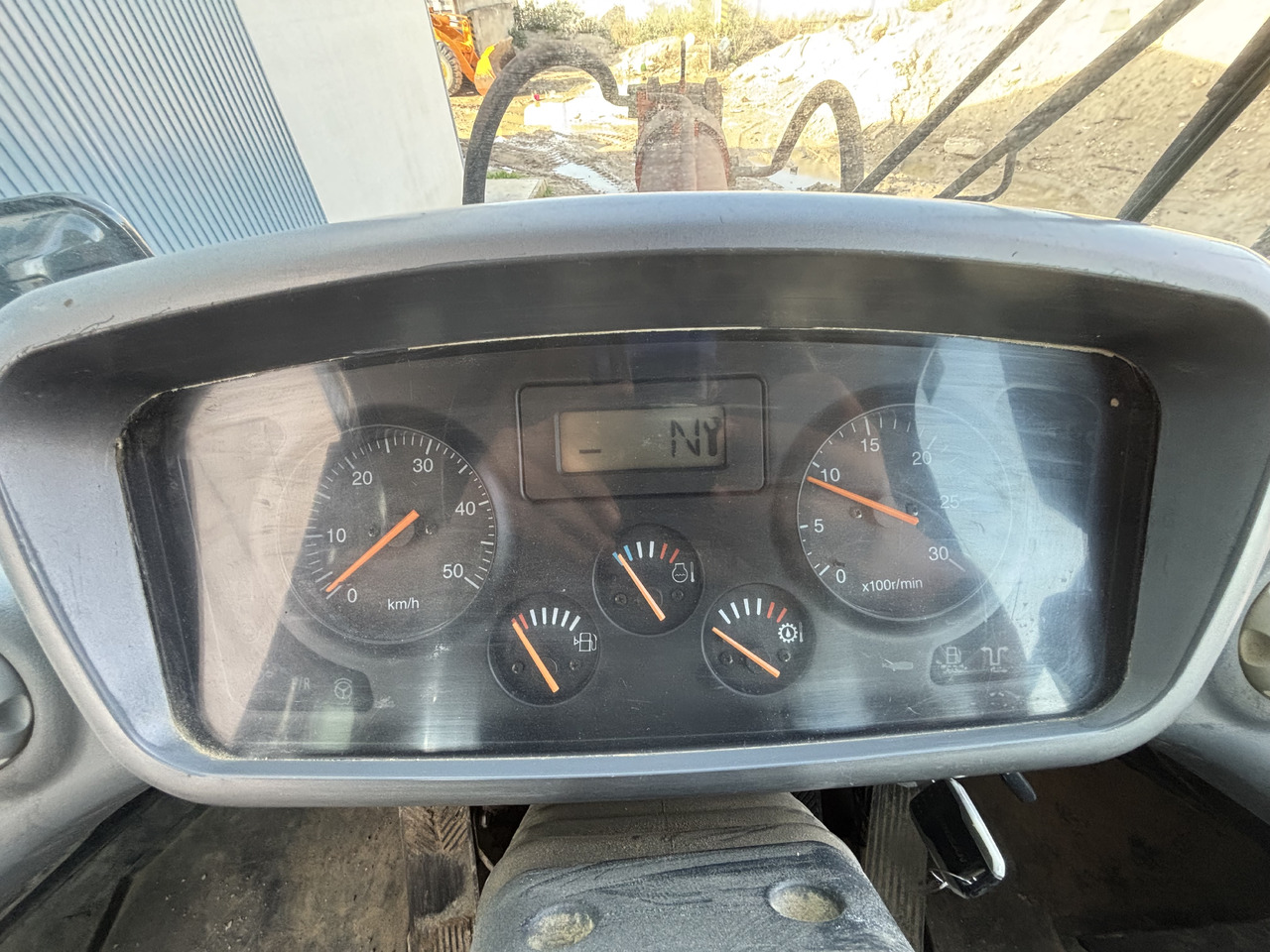 Wheel loader Doosan DL300: picture 16 Wheel loader Doosan DL300: picture 16