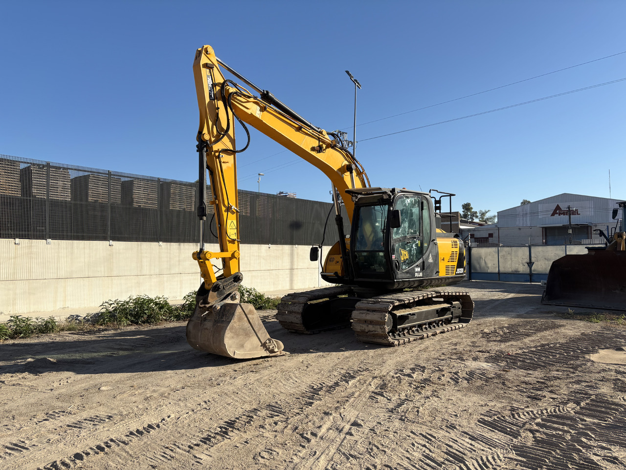 JCB JS131LC - Crawler excavator: picture 1 JCB JS131LC - Crawler excavator: picture 1