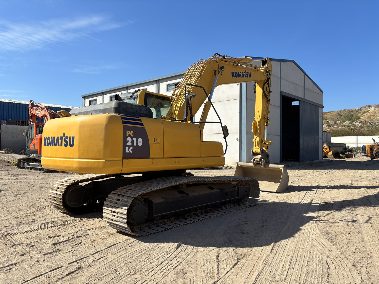 KOMATSU PC210-8 - Crawler excavator: picture 5 KOMATSU PC210-8 - Crawler excavator: picture 5