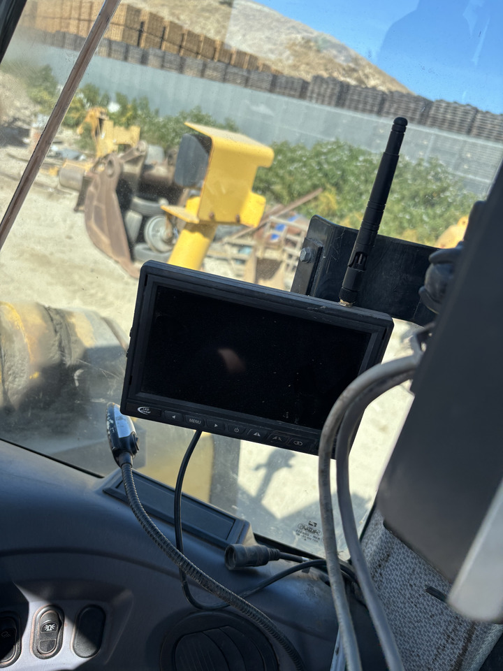 Wheel loader KOMATSU WA480-6: picture 14