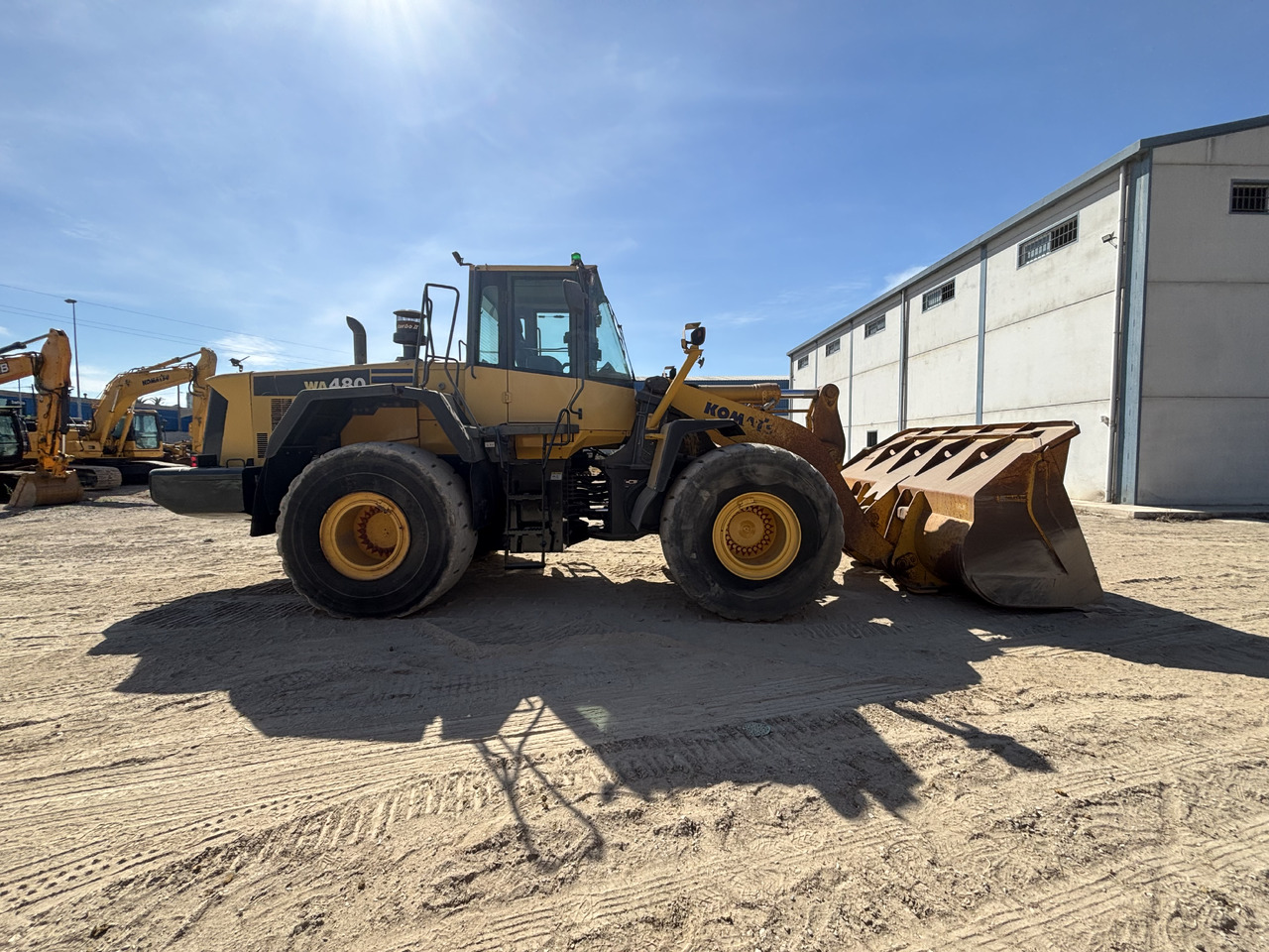 Wheel loader KOMATSU WA480-6: picture 6
