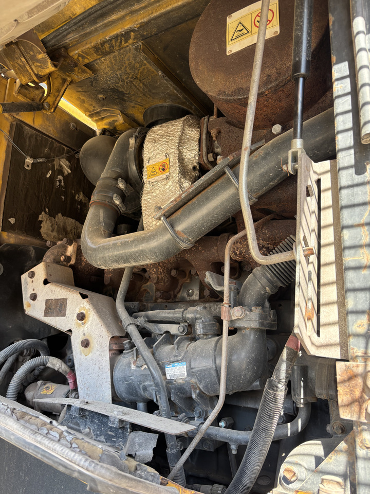 Wheel loader KOMATSU WA480-6: picture 11