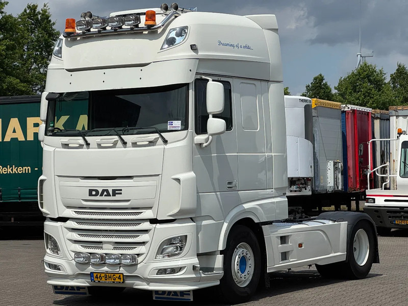 DAF XF 440 Super Space Cab 2 Tanks *NL-Truck* - Tractor unit: picture 1 DAF XF 440 Super Space Cab 2 Tanks *NL-Truck* - Tractor unit: picture 1