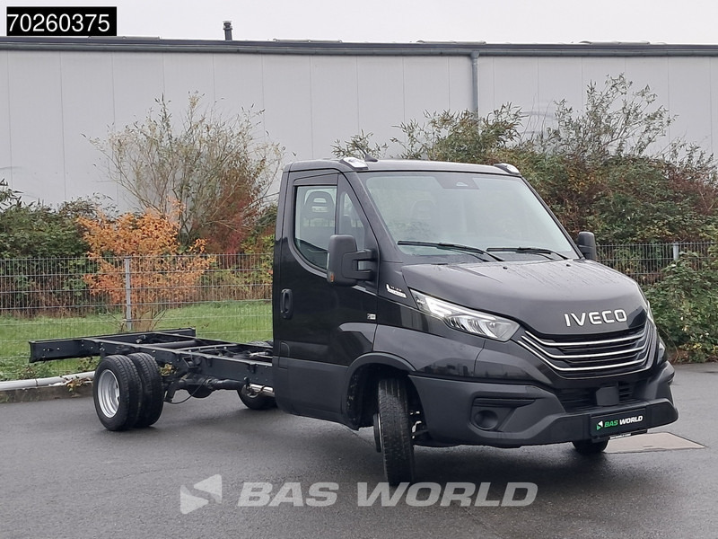 Iveco Daily 35C21 Neu! 3.0L 2025-Modell Automatik 210PS Radstand 410 Fahrgestell Doppelbereifung LED ACC Klima Euro6 Chassis A/C - Commercial vehicle: picture 3 Iveco Daily 35C21 Neu! 3.0L 2025-Modell Automatik 210PS Radstand 410 Fahrgestell Doppelbereifung LED ACC Klima Euro6 Chassis A/C - Commercial vehicle: picture 3