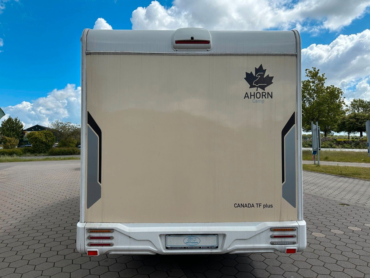 Ahorn Canada TF Plus /1. Hand / Einzelbetten / Hubbett - Semi-integrated motorhome: picture 5 Ahorn Canada TF Plus /1. Hand / Einzelbetten / Hubbett - Semi-integrated motorhome: picture 5