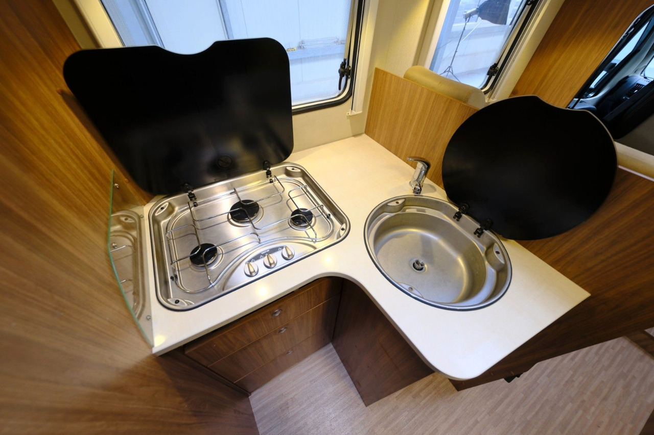 Semi-integrated motorhome Carado T 447 / Einzelbetten / Garage / Finanzierunng: picture 13