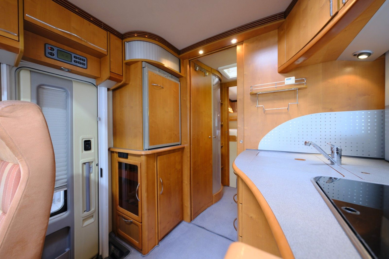 Integrated motorhome Niesmann + Bischoff Flair I 8000 EB / Automatik / Einzelbetten / TOP: picture 19