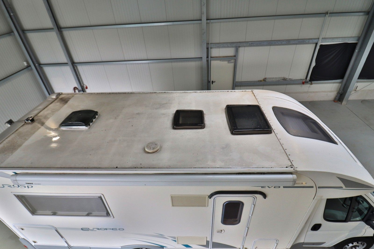 Rimor Europeo 95P/1.Hand/Einzelbetten/Garage/Klima - Semi-integrated motorhome: picture 4 Rimor Europeo 95P/1.Hand/Einzelbetten/Garage/Klima - Semi-integrated motorhome: picture 4