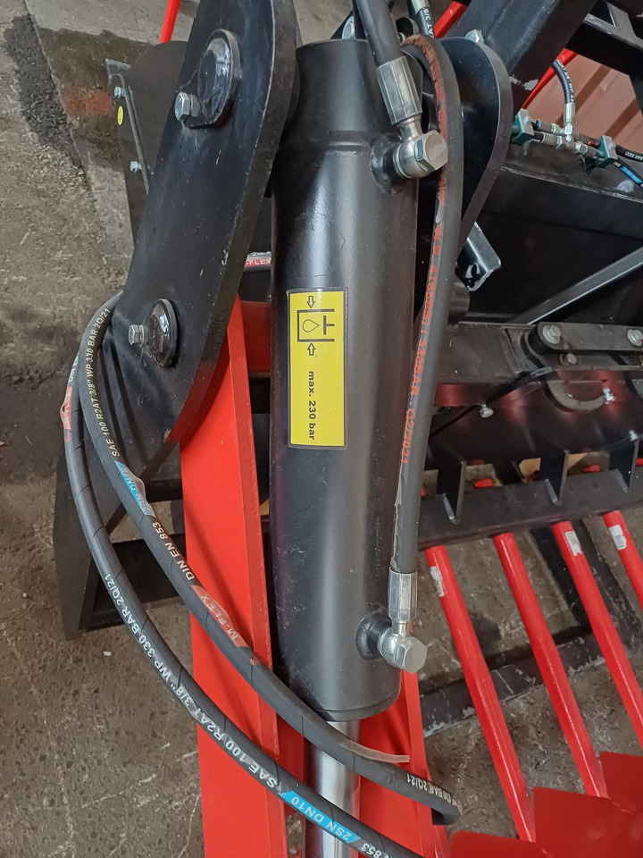Stekro Ballenschneider Euro-Aufnahme (22307) - Attachment for Farm tractor: picture 3 Stekro Ballenschneider Euro-Aufnahme (22307) - Attachment for Farm tractor: picture 3