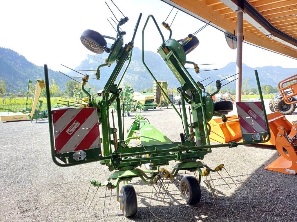 Krone KW 6.02/6 (22003) - Tedder/ Rake: picture 3 Krone KW 6.02/6 (22003) - Tedder/ Rake: picture 3