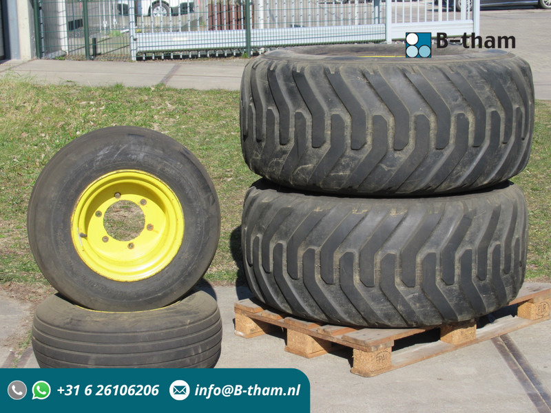 John Deere 5515V NOKIAN 550/60R22.5 + Voor Banden + Velg - Wheel and tire package for Mini tractor: picture 1 John Deere 5515V NOKIAN 550/60R22.5 + Voor Banden + Velg - Wheel and tire package for Mini tractor: picture 1