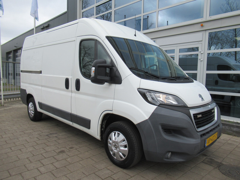 Peugeot Boxer 330 2.2 HDI 96KW L2H2 XR Airco Klima Flitsers - Small van: picture 4 Peugeot Boxer 330 2.2 HDI 96KW L2H2 XR Airco Klima Flitsers - Small van: picture 4