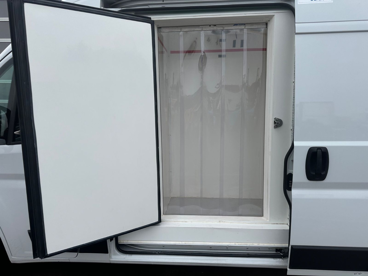 Refrigerated van Fiat Ducato Isberg Pharma-Kühler -30°C/4°C/22°C: picture 8