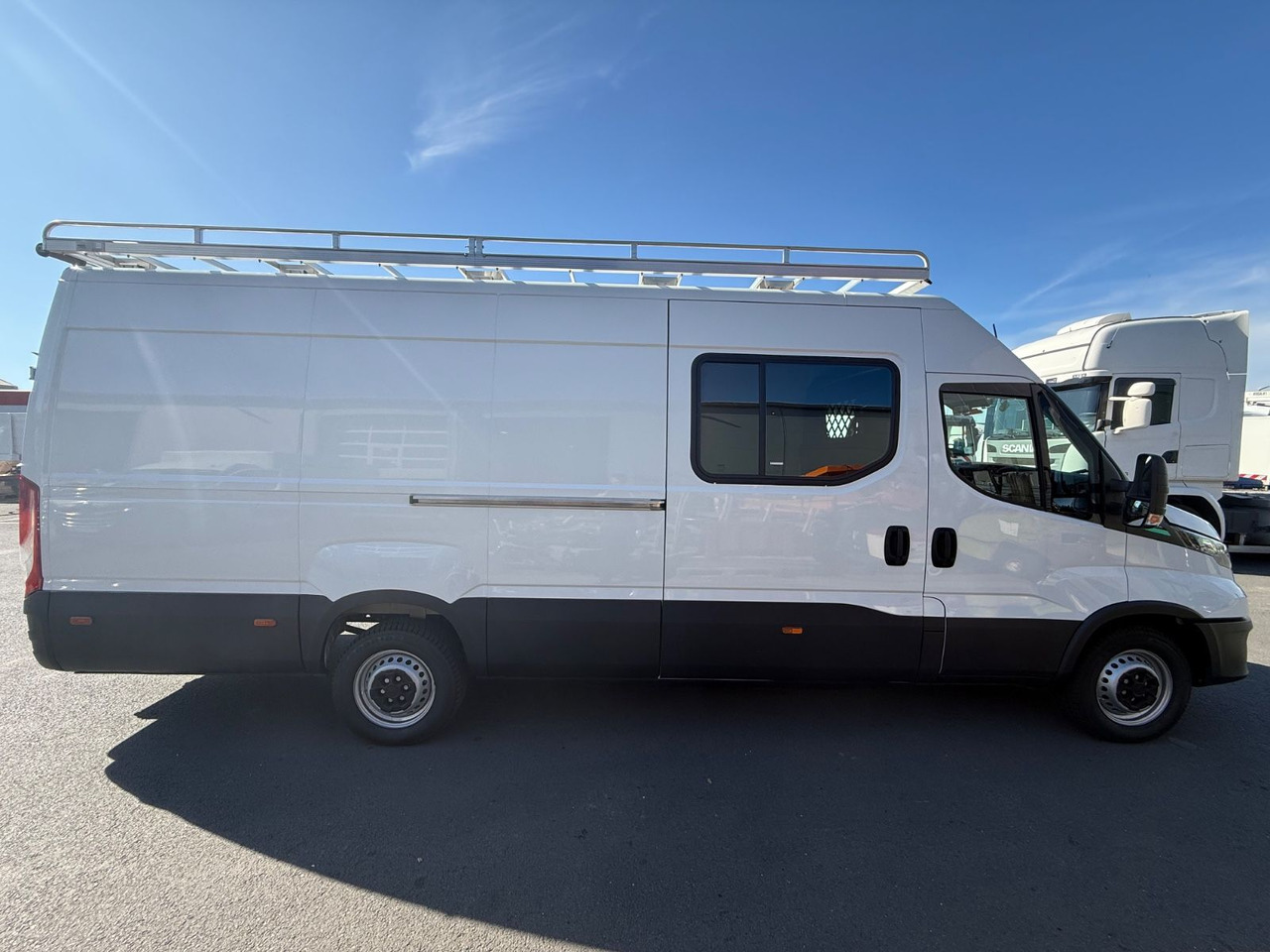 Iveco Daily 35S14 Maxi/CNG/2.700km!/Ahk/LIKE NEW! - Panel van: picture 5 Iveco Daily 35S14 Maxi/CNG/2.700km!/Ahk/LIKE NEW! - Panel van: picture 5