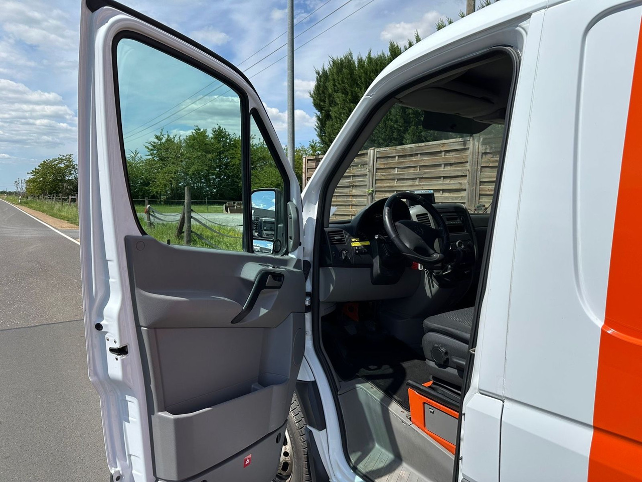 Truck mounted aerial platform Mercedes-Benz Sprinter 515 CDI 4X4 13,2m Versailift ET-38-LFHD: picture 9