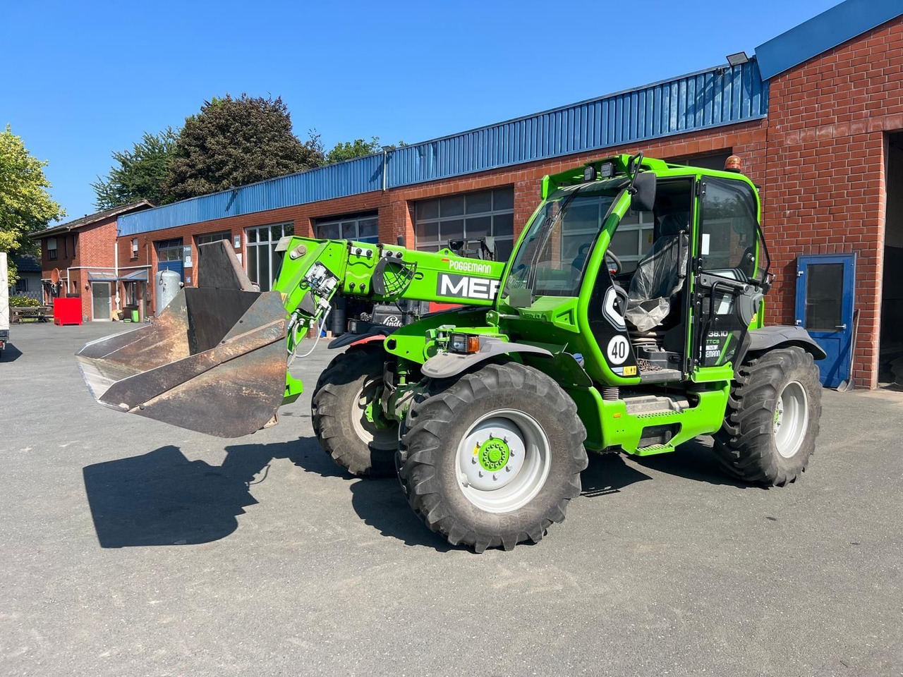 Merlo 38.10 TTCS 145 Turbo Farmer/ 170h/3800kg - Telescopic handler: picture 1 Merlo 38.10 TTCS 145 Turbo Farmer/ 170h/3800kg - Telescopic handler: picture 1