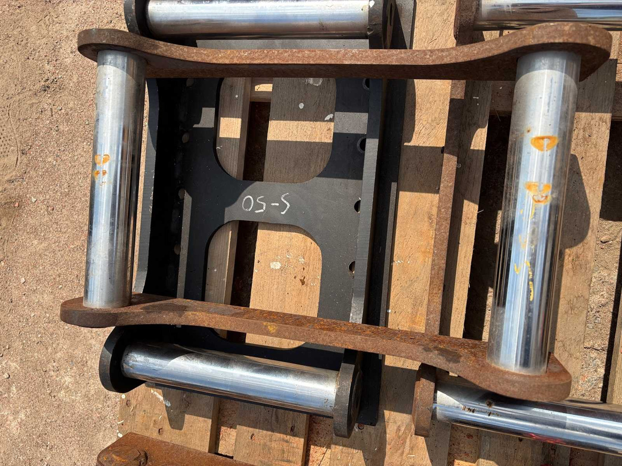 Bucket attachment S50 and S40 3+5 pcs - Quick coupler: picture 2 Bucket attachment S50 and S40 3+5 pcs - Quick coupler: picture 2