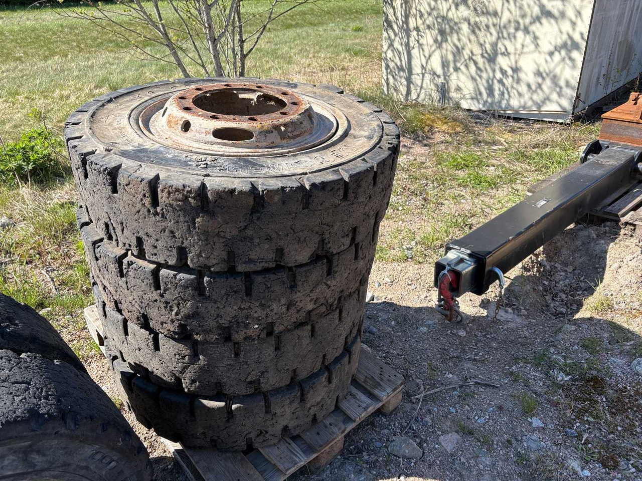 Tires with rims 4pcs 10.00-20 - Tire for Truck: picture 1 Tires with rims 4pcs 10.00-20 - Tire for Truck: picture 1