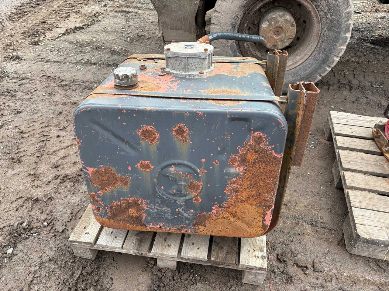 Truck Fuel Tank - Fuel tank for Truck: picture 2 Truck Fuel Tank - Fuel tank for Truck: picture 2