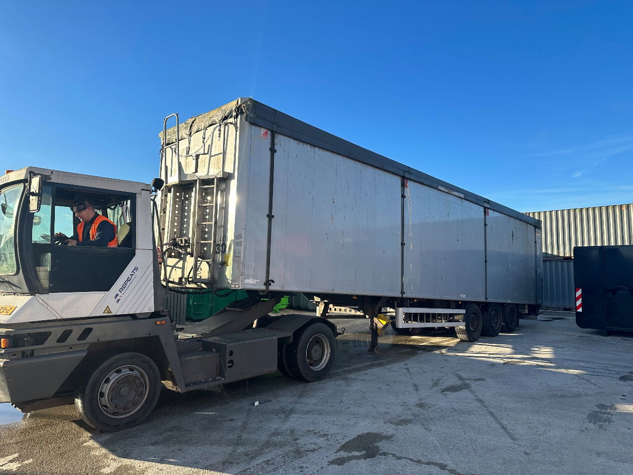 H&W Hdwkss38 90 m3 - Walking floor semi-trailer: picture 1 H&W Hdwkss38 90 m3 - Walking floor semi-trailer: picture 1